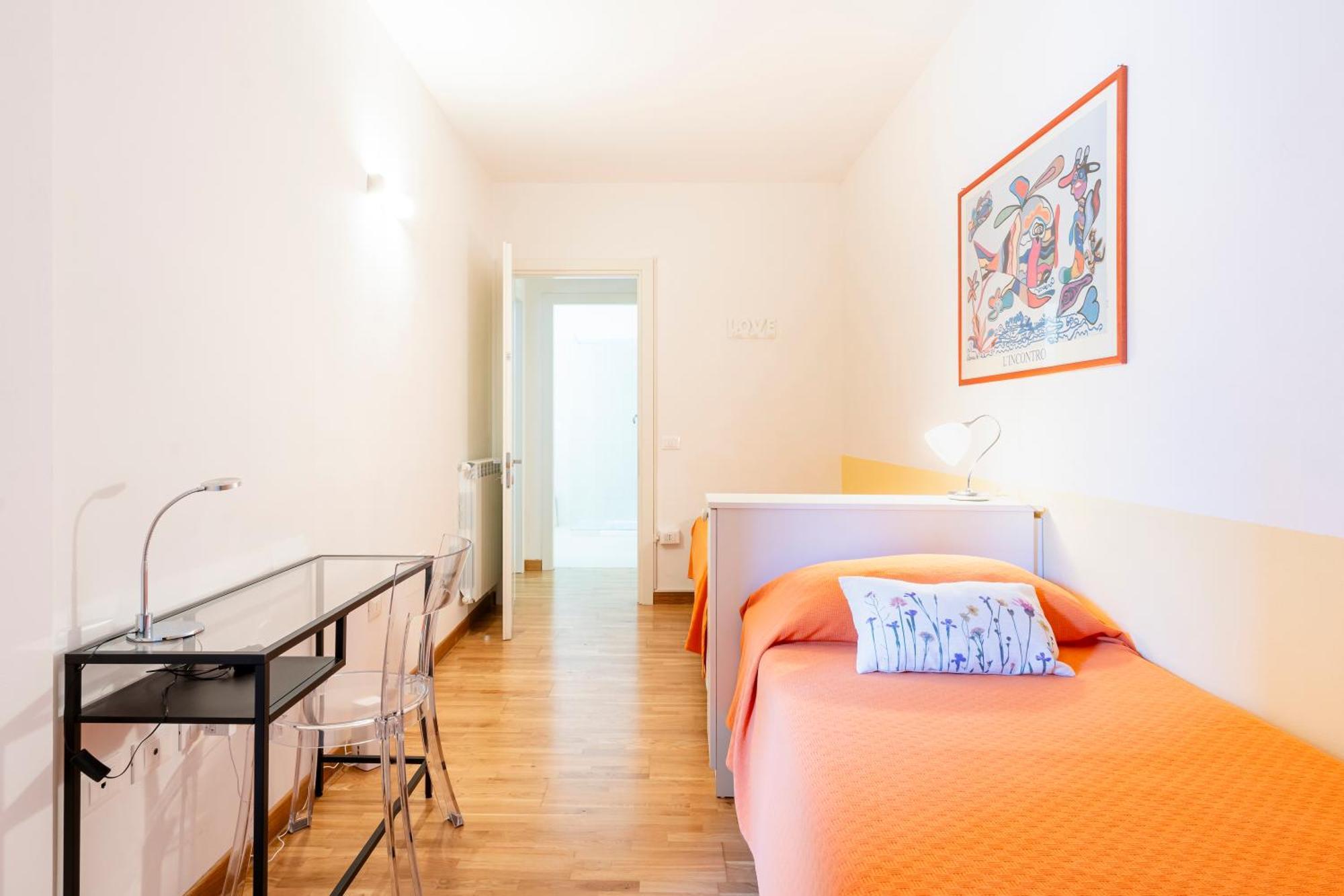 Piazza Cavallotti & Mercato Centrale Apartment! 리보르노 외부 사진