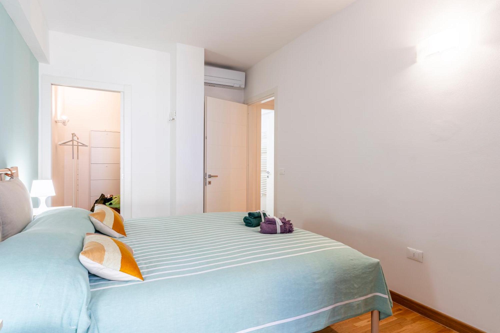 Piazza Cavallotti & Mercato Centrale Apartment! 리보르노 외부 사진
